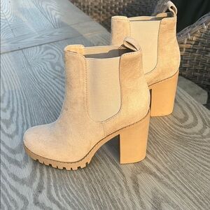 Women's Tan Ankle Boots